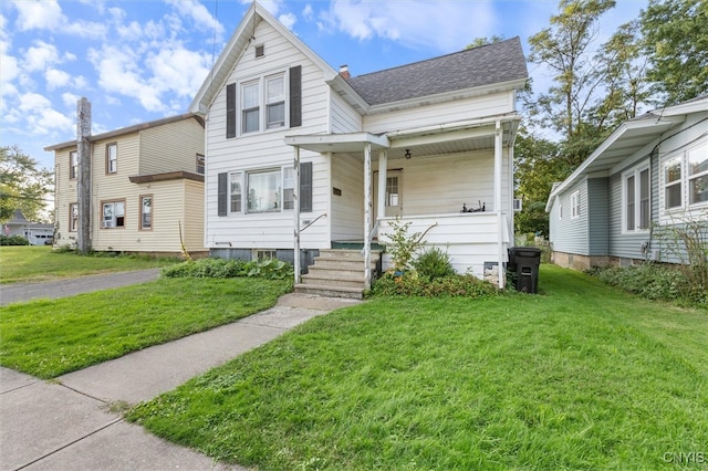 view of front of property with a front yard