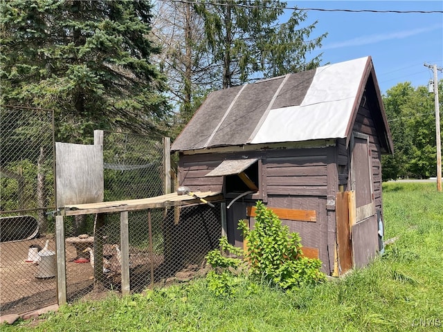 view of outbuilding