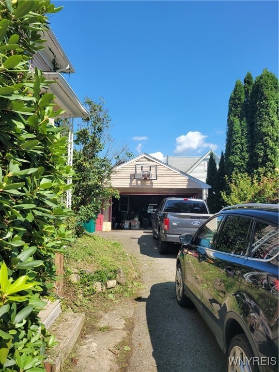 view of yard with a garage