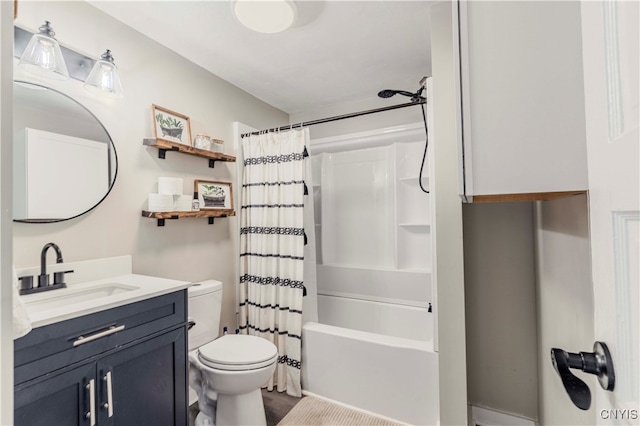 full bathroom featuring shower / bath combo with shower curtain, toilet, and vanity