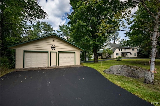 view of detached garage