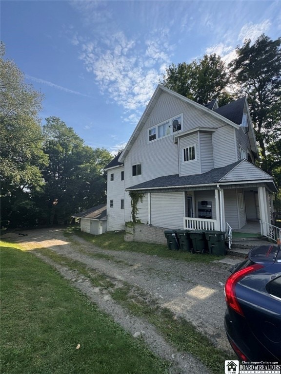 view of front of home with covered porch