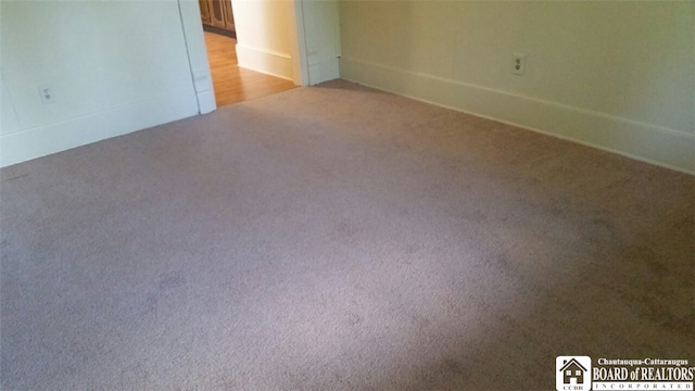 view of carpeted spare room