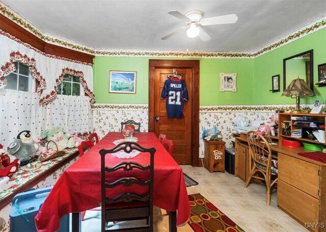 dining area with ceiling fan