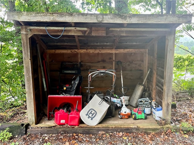 view of outbuilding