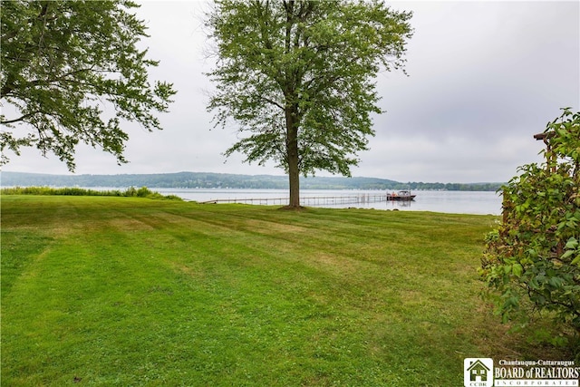 view of yard with a water view