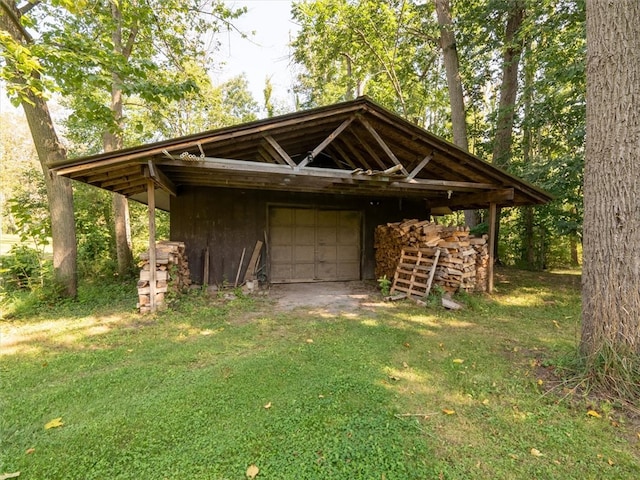 exterior space with a yard