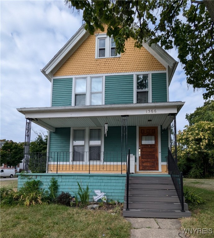 view of front of house with a porch