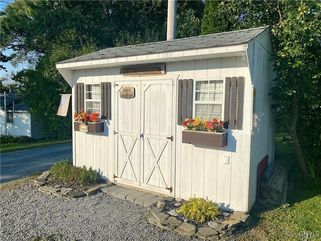 view of outbuilding