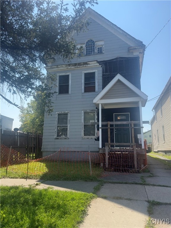 view of front of house featuring covered porch