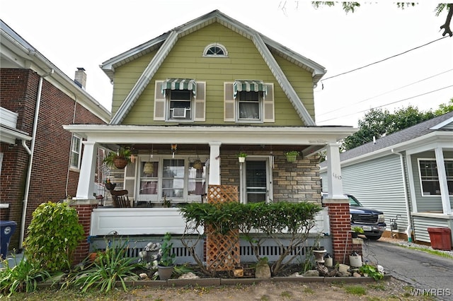 view of front of home featuring covered porch