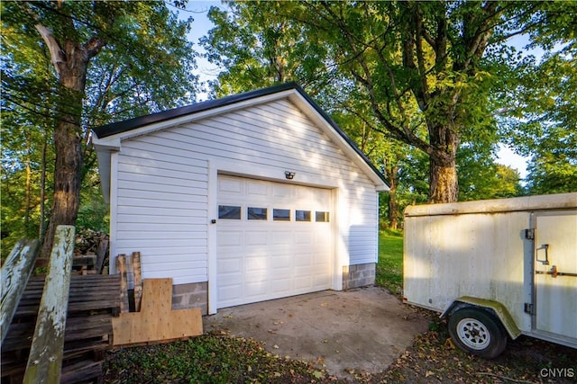view of detached garage