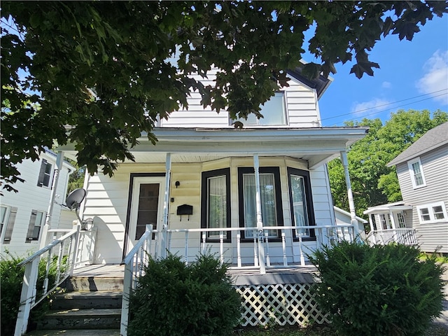 bungalow featuring a porch