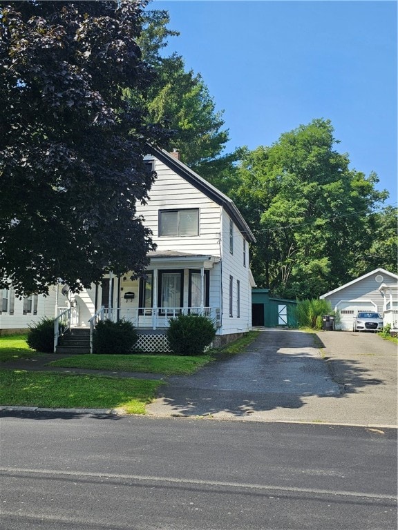 view of front of house featuring a porch