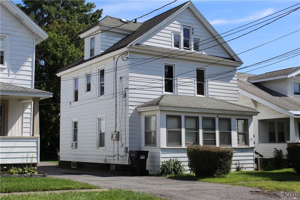 view of front of house