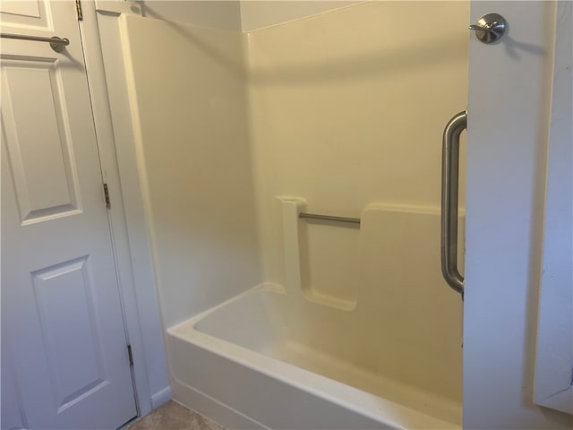 bathroom featuring shower / bathing tub combination