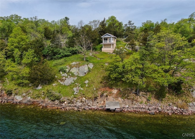 bird's eye view featuring a water view