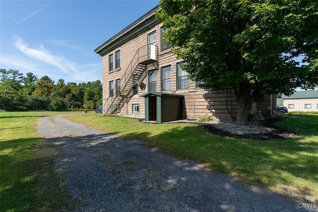 exterior space featuring a yard