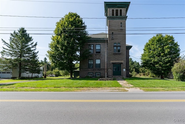 view of front of house with a front yard