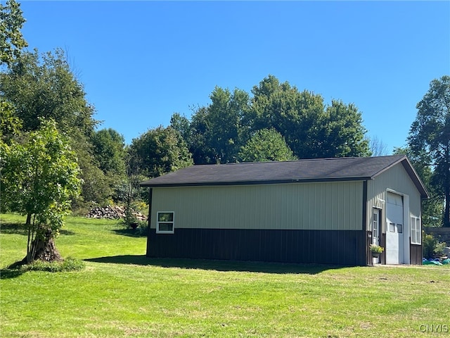 exterior space featuring a yard