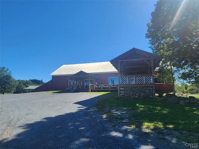 view of front of home with a front lawn