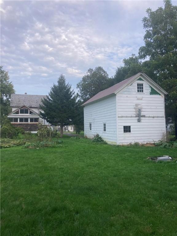 87 Canasawacta St, Norwich-City, NY 13815 - view of yard