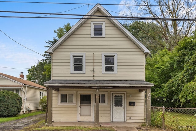 view of front of property