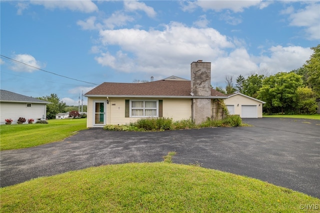 ranch-style home with a front yard