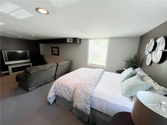 bedroom featuring carpet floors