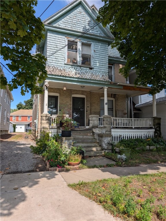 view of front facade with a porch