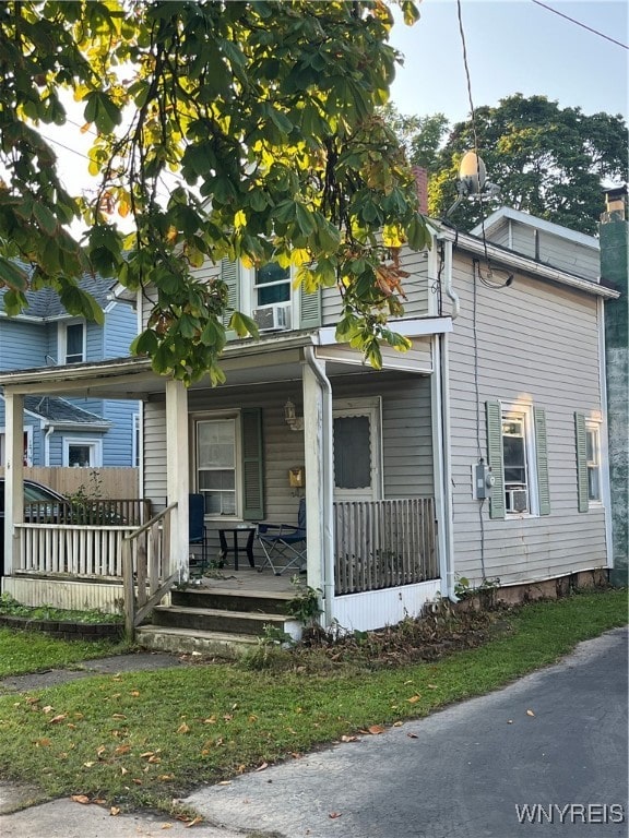 view of front of house with a porch