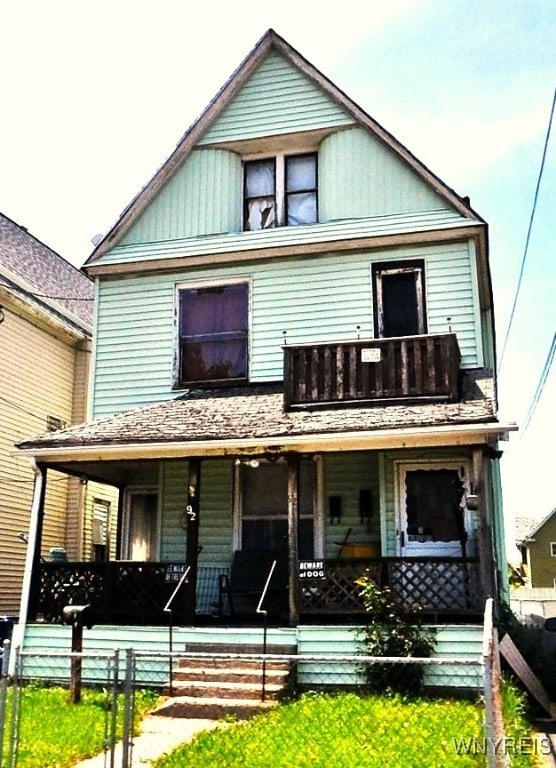 view of front facade featuring covered porch