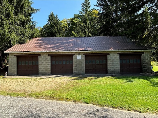 view of detached garage