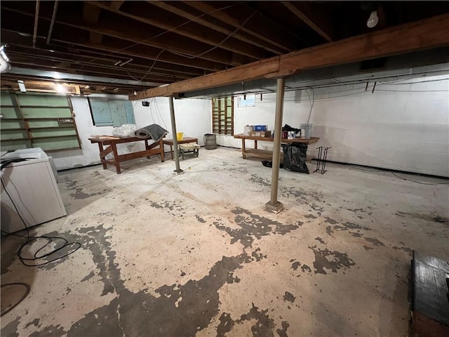 basement featuring washer / clothes dryer