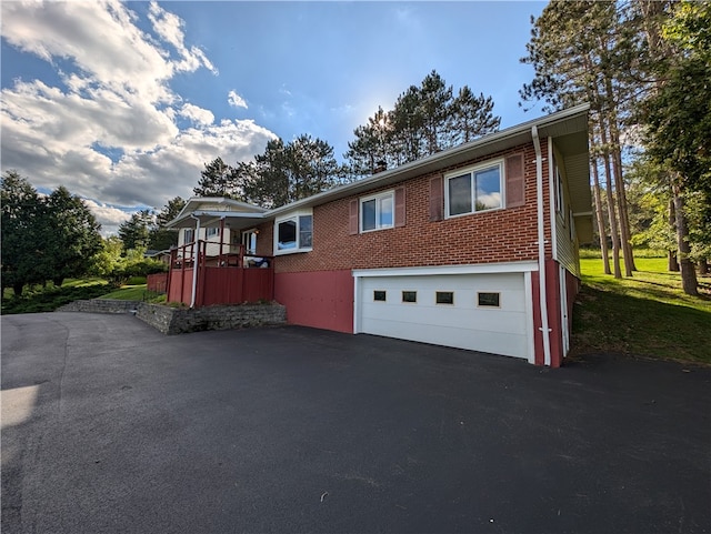 view of front of house with a garage