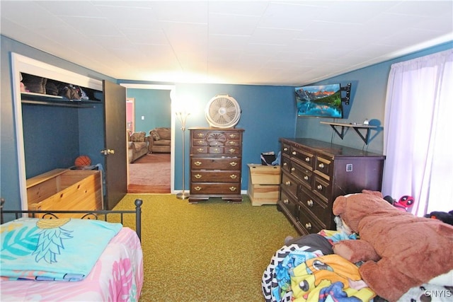 bedroom featuring carpet floors