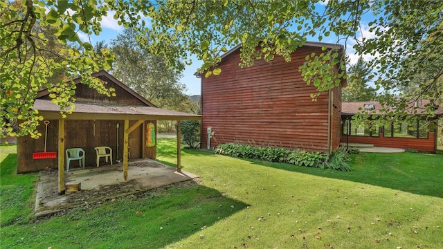 view of yard with a patio area