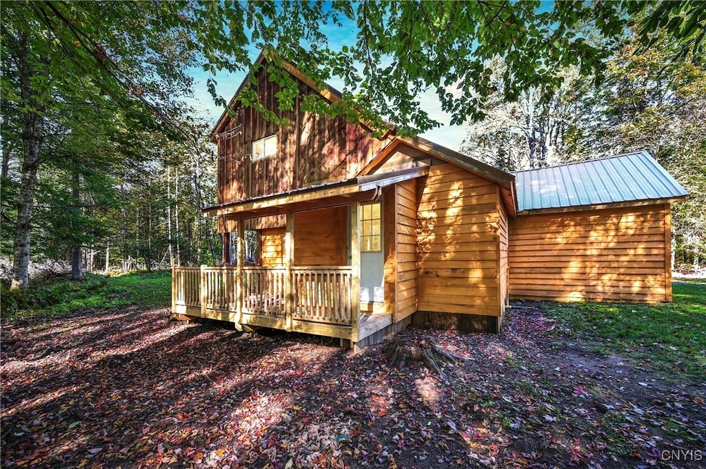 view of front of home featuring covered porch