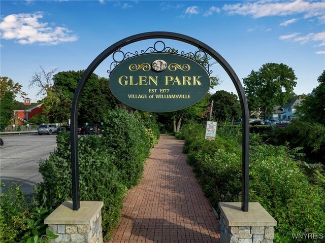 244 S Cayuga Rd, Amherst, NY 14221
