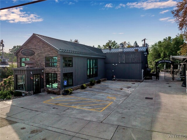 244 S Cayuga Rd, Amherst, NY 14221