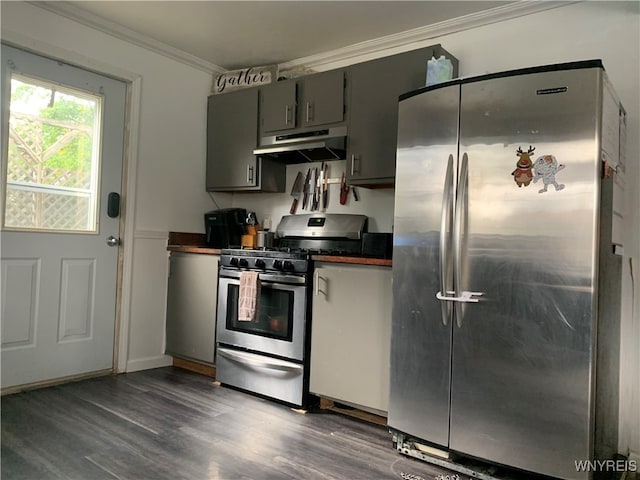 kitchen featuring gray cabinets, ornamental molding, dark hardwood / wood-style floors, and stainless steel appliances