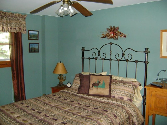 bedroom featuring ceiling fan