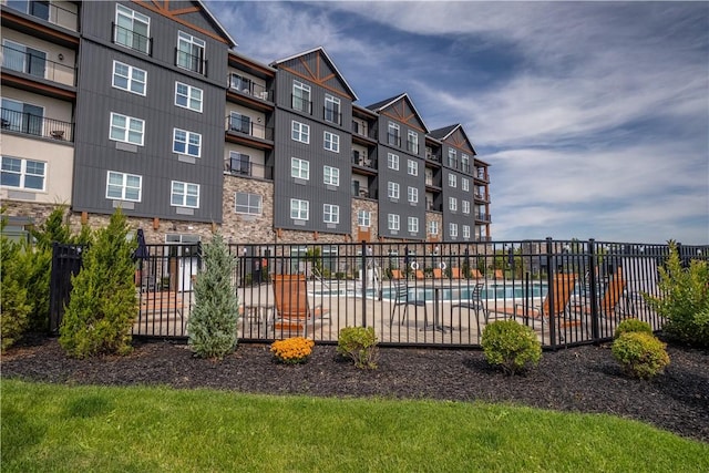 205 Lakeshore Dr Unit 520, Canandaigua City, NY 14424 - view of community pool