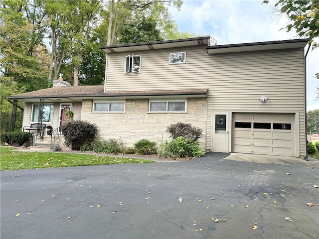 view of front facade featuring a garage