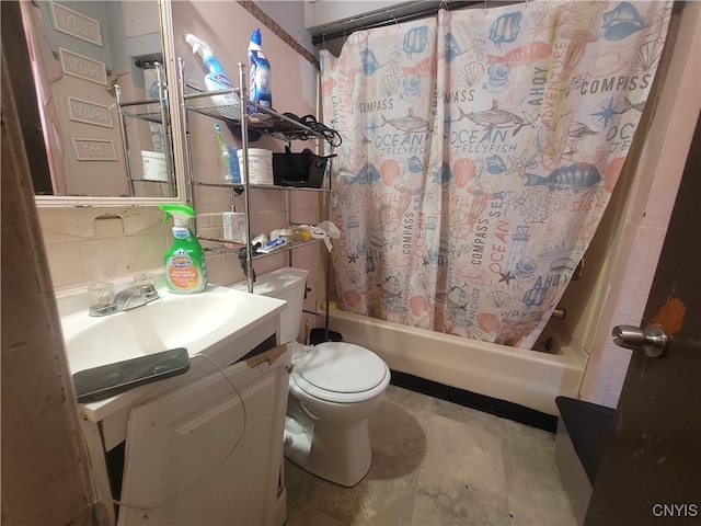 full bathroom featuring shower / tub combo, vanity, toilet, and tasteful backsplash