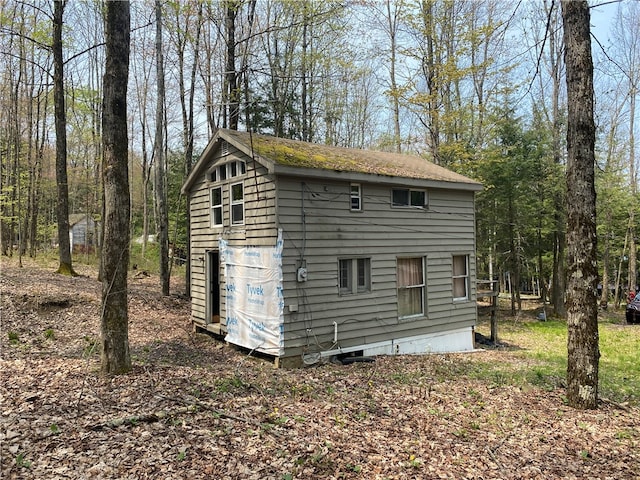 view of outbuilding