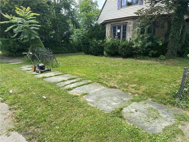 630 W Gray St, Elmira-City, NY 14905 - view of green lawn