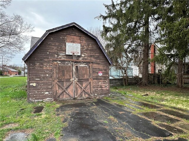 630 W Gray St, Elmira-City, NY 14905 - view of barn
