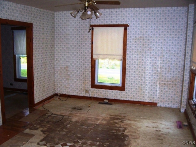 empty room with ceiling fan