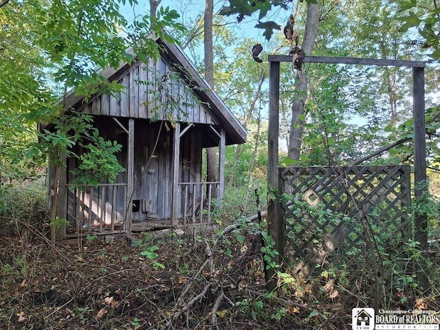 view of outdoor structure